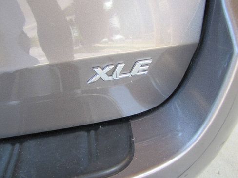 Used 2020 Toyota Sienna XLE w/ XLE Navigation Package FWD image 27