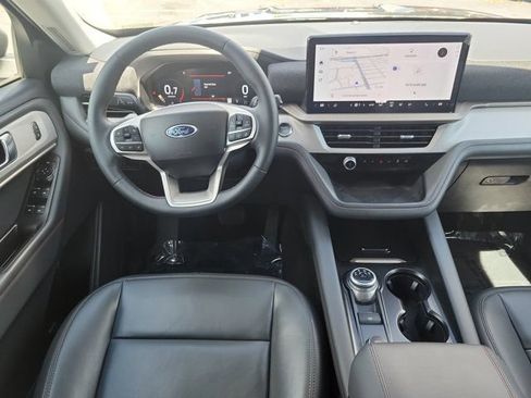 Certified 2025 Ford Explorer Active w/ Active Comfort Package RWD image 15