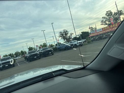 Used 2015 GMC Sierra 1500 SLE w/ SLE Value Package image 16