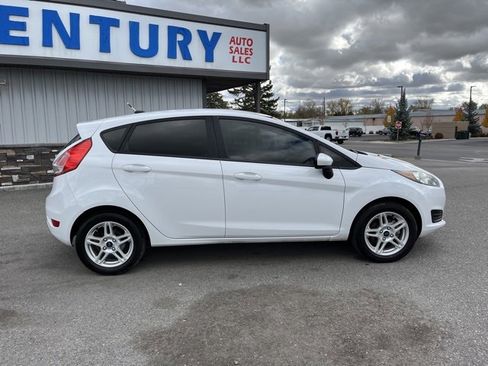 Used 2018 Ford Fiesta SE image 19