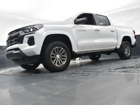 Used 2023 Chevrolet Colorado LT w/ LT Convenience Package image 24