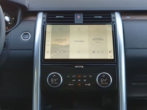 Certified 2024 Land Rover Discovery S image 29