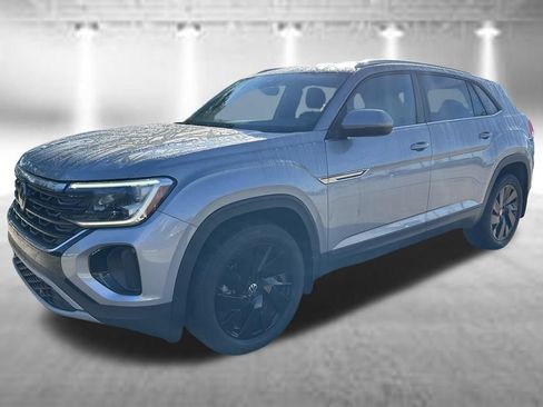 Certified 2024 Volkswagen Atlas Cross Sport SE AWD/4WD image 2