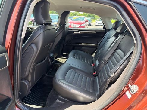 Used 2016 Ford Fusion SE w/ Equipment Group 202A FWD image 12