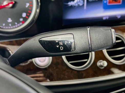 Used 2017 Mercedes-Benz E 400 4MATIC Wagon image 18