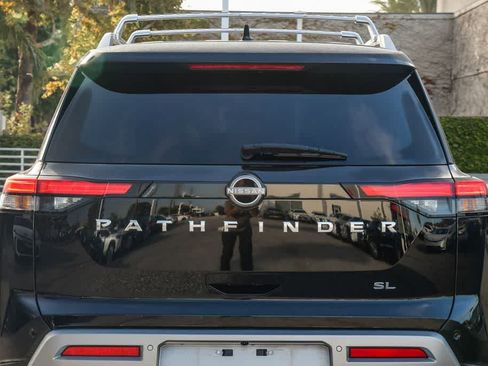 Used 2023 Nissan Pathfinder SL w/ Cargo Package FWD image 10