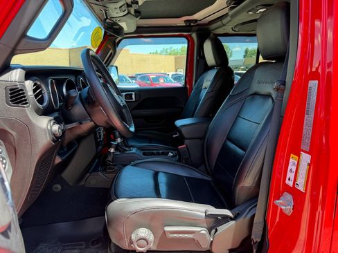Used 2018 Jeep Wrangler Unlimited Sahara w/ Safety Group AWD/4WD image 7