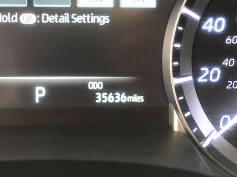 Used 2023 Toyota Highlander L image 10