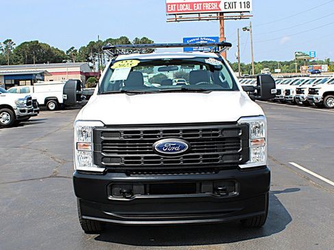 Used 2025 Ford F250 XL AWD/4WD image 13