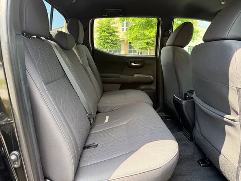 Used 2019 Toyota Tacoma TRD Off-Road w/ Technology Package RWD image 39