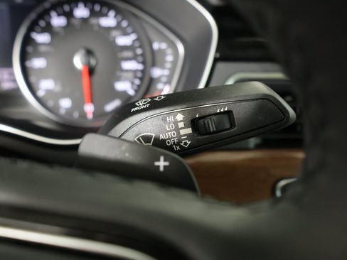 Used 2023 Audi A4 2.0T Premium w/ Convenience Package image 29