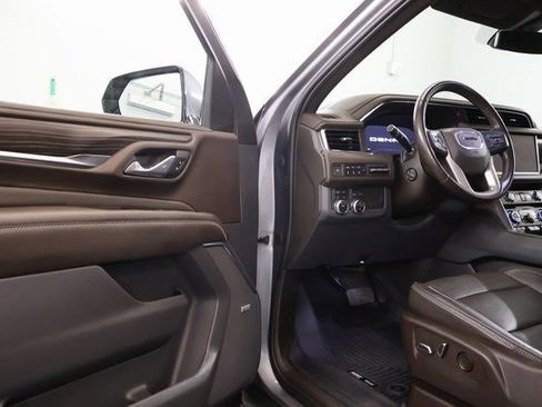 Used 2022 GMC Yukon XL Denali AWD/4WD image 8