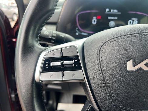 Certified 2024 Kia Telluride EX w/ EX Captain's Chair Package FWD image 19