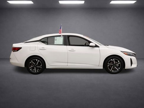 Used 2024 Nissan Sentra SV FWD image 3