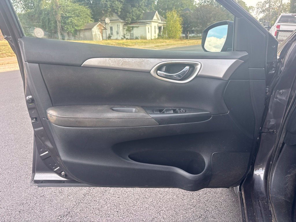 Used 2015 Nissan Sentra SV FWD image 12