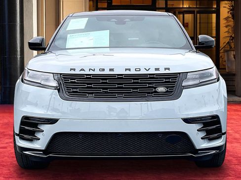 Used 2024 Land Rover Range Rover Velar Dynamic SE AWD/4WD image 3