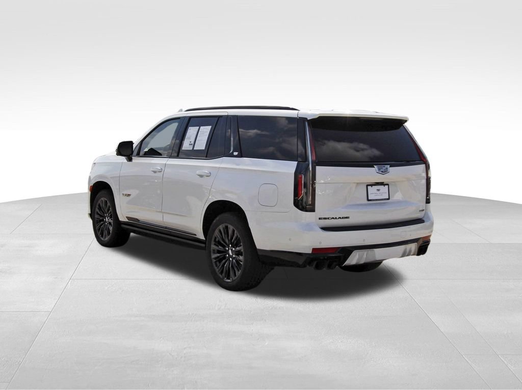 Used 2023 Cadillac Escalade V w/ LPO, ONYX Package AWD/4WD image 3