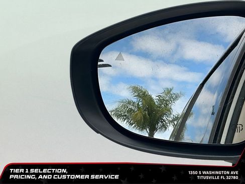 Used 2023 Chrysler Pacifica Touring-L FWD image 39