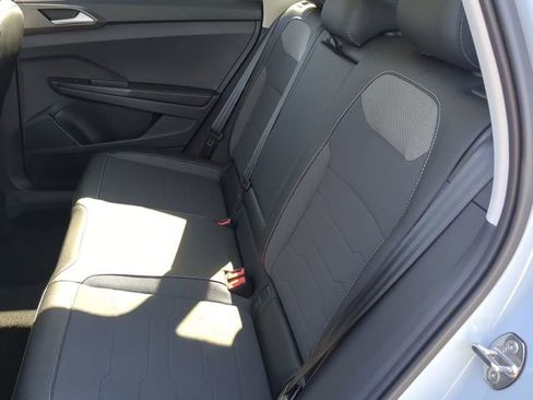 New 2026 Volkswagen Taos SE image 16