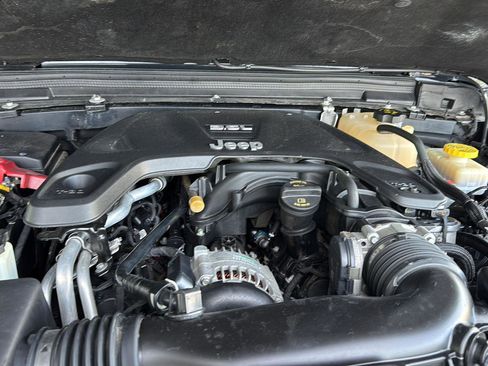 Used 2020 Jeep Wrangler Unlimited Sport image 28