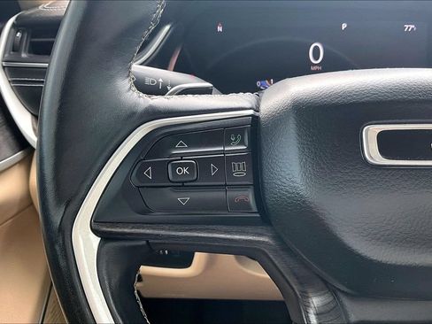 Used 2021 Jeep Grand Cherokee L Limited AWD/4WD image 18