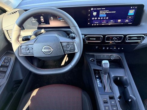 New 2026 Nissan Sentra SR w/ Floor Mat Package image 4