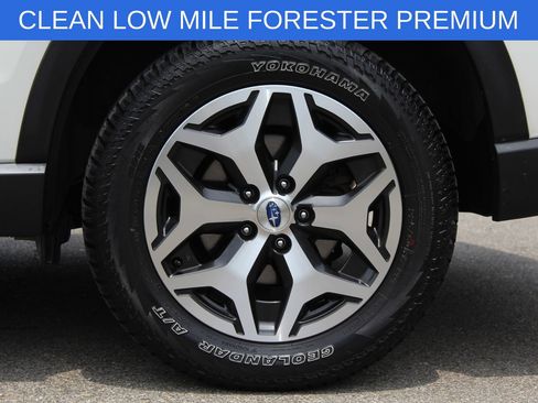 Used 2020 Subaru Forester Premium AWD/4WD image 30