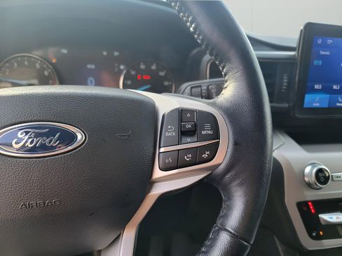 Used 2022 Ford Explorer XLT w/ Equipment Group 202A image 16