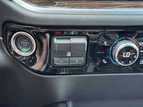 New 2026 GMC Sierra 1500 Elevation w/ Elevation Premium Package AWD/4WD image 18