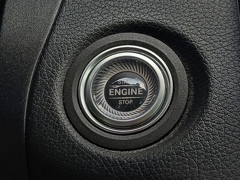 Used 2020 Mercedes-Benz C 300 Sedan image 17