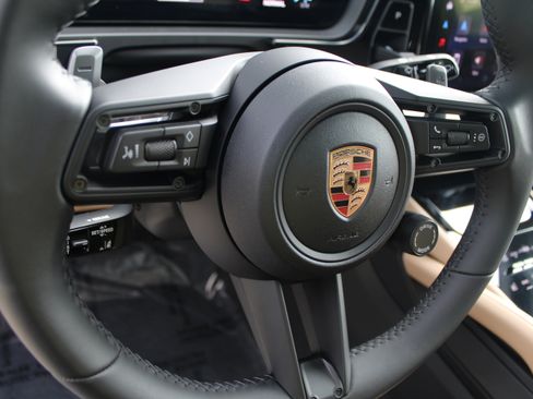 Certified 2026 Porsche Cayenne image 17