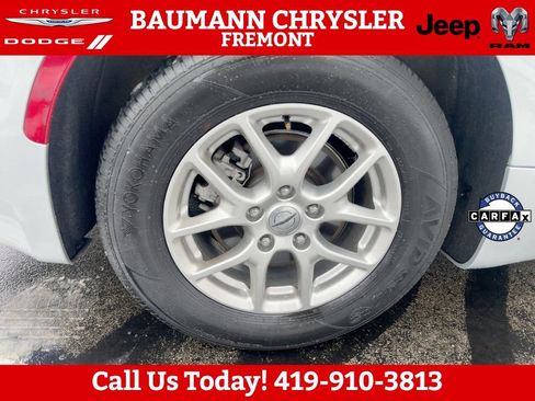 Used 2024 Chrysler Pacifica Touring-L image 30