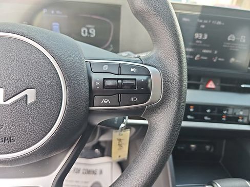 Used 2024 Kia Sportage LX FWD image 18