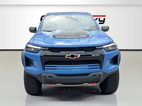 Used 2025 Chevrolet Colorado ZR2 w/ Technology Package AWD/4WD image 2