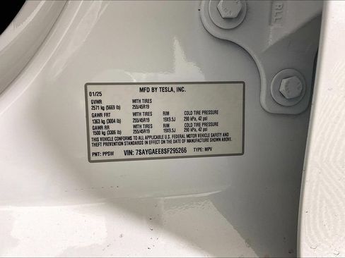 Used 2025 Tesla Model Y Long Range AWD/4WD image 33
