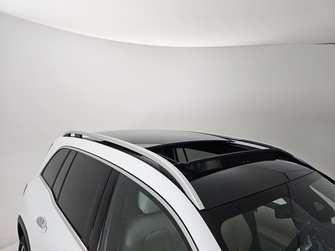 Certified 2025 Mercedes-Benz GLB 250 4MATIC image 46