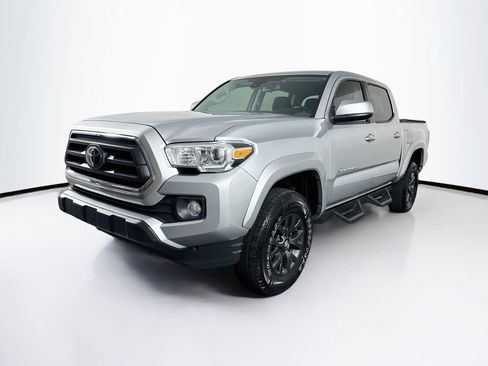 Used 2022 Toyota Tacoma SR5 w/ SR5 Appearance Package (SM) RWD image 3
