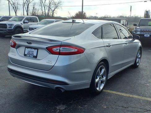 Used 2016 Ford Fusion SE image 3