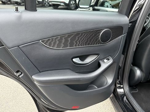 Used 2017 Mercedes-Benz GLC 300 4MATIC image 22