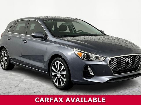 Used 2018 Hyundai Elantra GT image 3