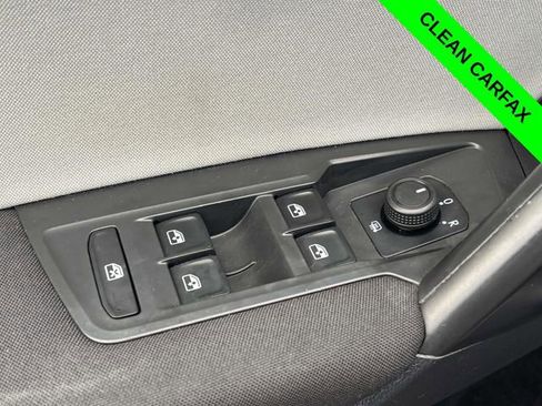 Used 2021 Volkswagen Tiguan S image 10