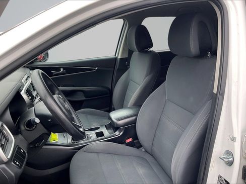 Used 2016 Kia Sorento FWD image 25