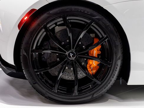 New 2026 McLaren Artura Spider RWD image 28