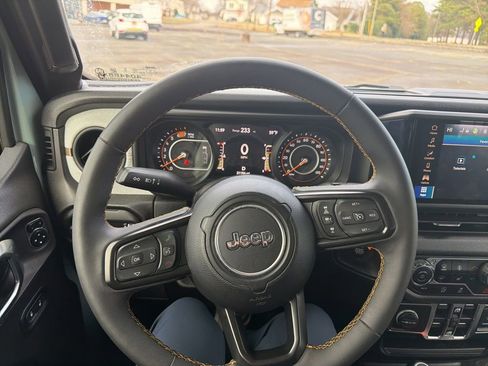 Used 2024 Jeep Wrangler Sport S image 33