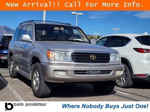 Used 2001 Toyota Land Cruiser image 1