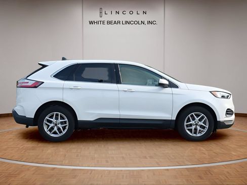 Used 2024 Ford Edge SEL w/ Convenience Package AWD/4WD image 4