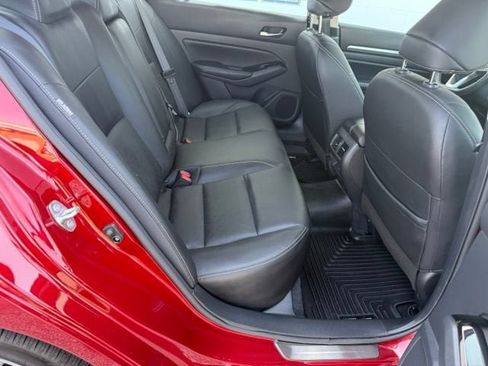Used 2024 Nissan Altima 2.5 SL FWD image 11