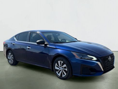 Used 2024 Nissan Altima 2.5 S FWD image 5