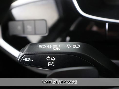 Used 2025 Audi Q3 2.0T Premium image 5