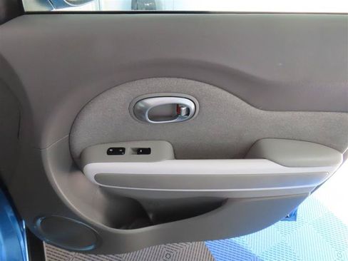 Used 2017 Kia Soul EV FWD image 37